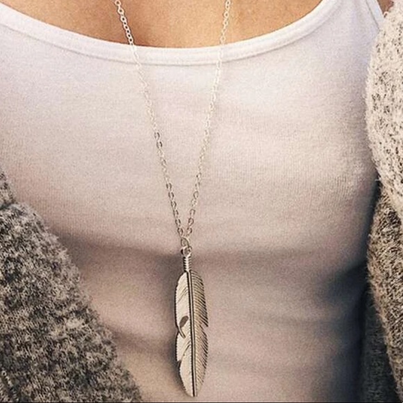Feather hanging pendant chain necklace - Picture 5 of 6